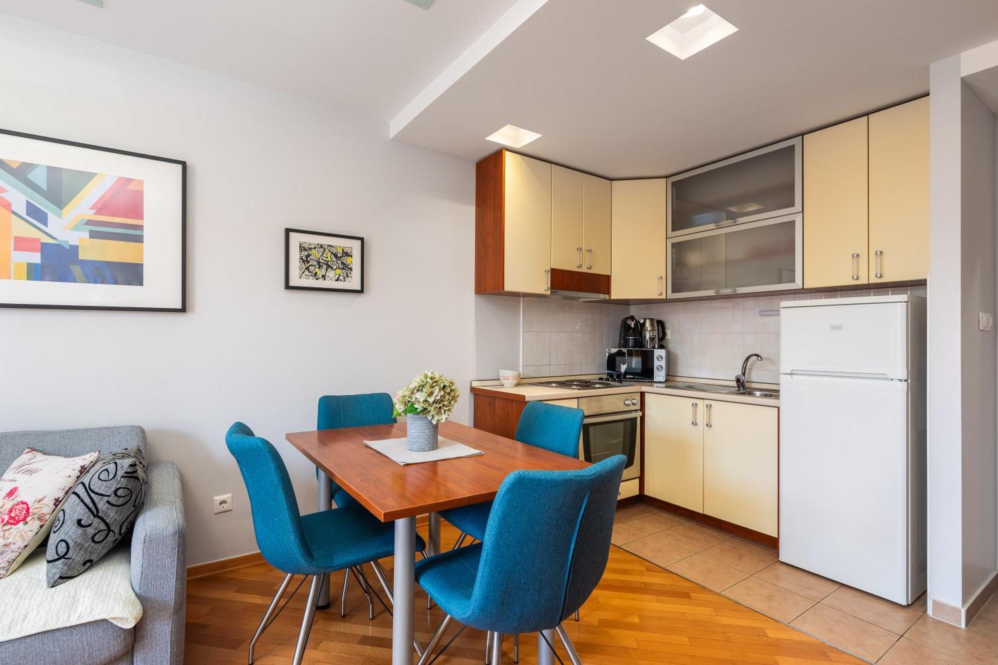 Brkic Apartments With Private Parking Makarska Bagian luar foto
