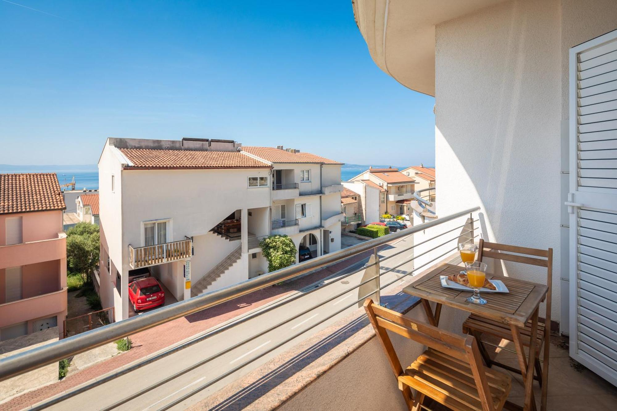 Brkic Apartments With Private Parking Makarska Ruang foto