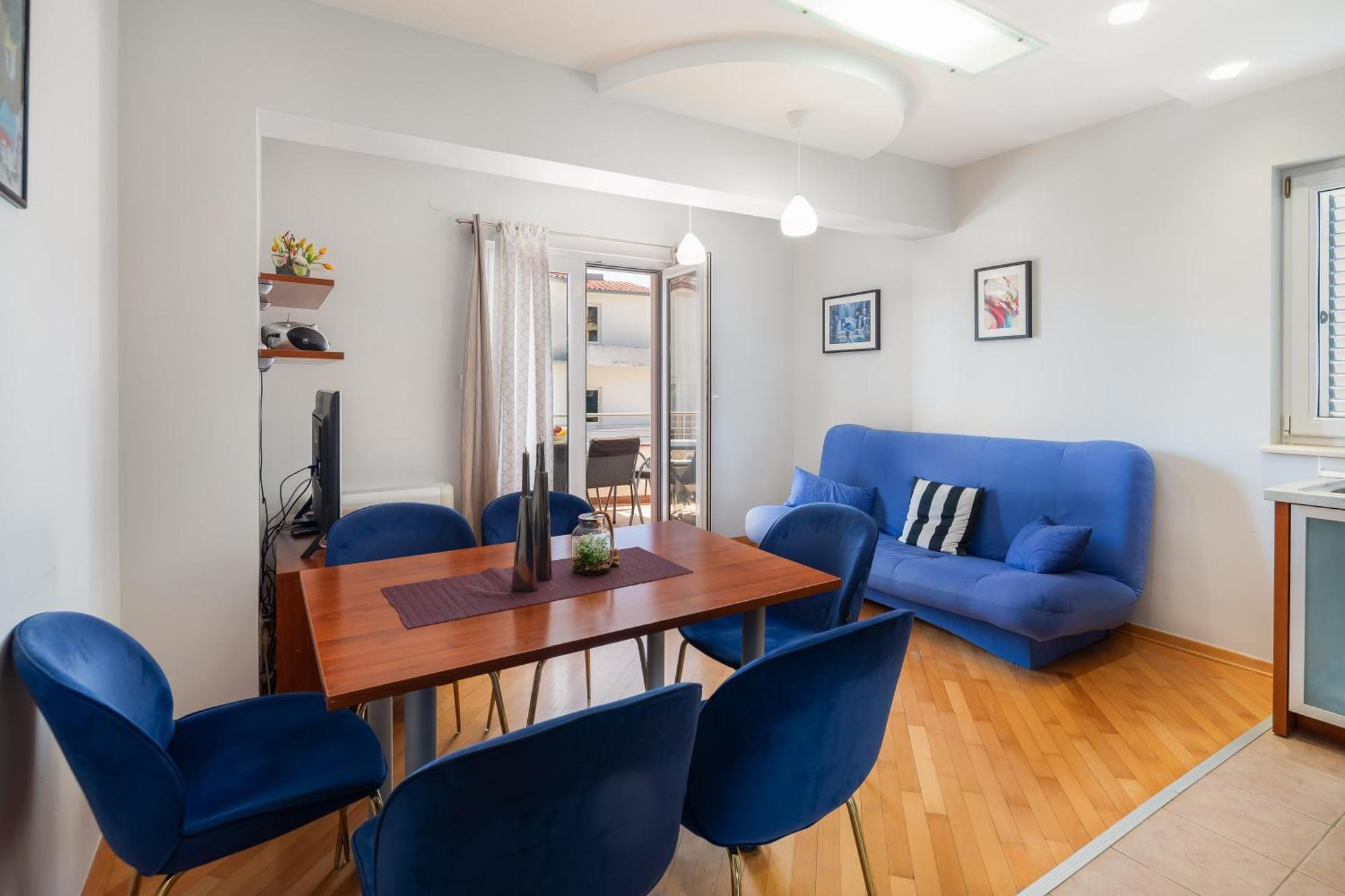Brkic Apartments With Private Parking Makarska Ruang foto