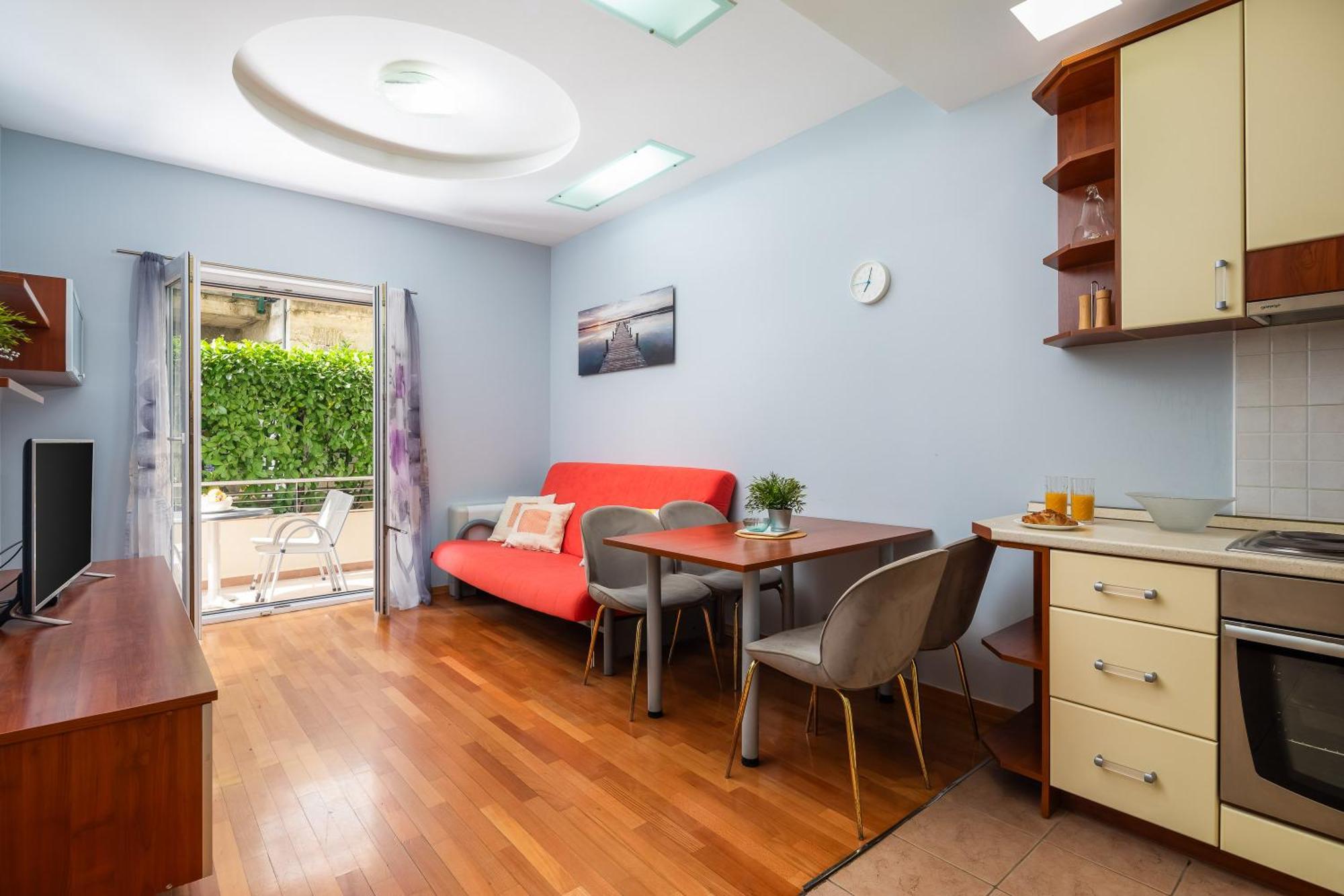 Brkic Apartments With Private Parking Makarska Ruang foto